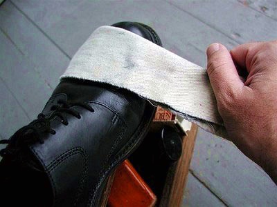 Phương pháp vệ sinh giày da hiệu quả