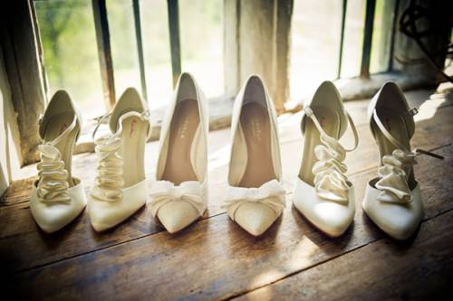 Sai lầm của cô dâu khi chọn giày không vừa chân